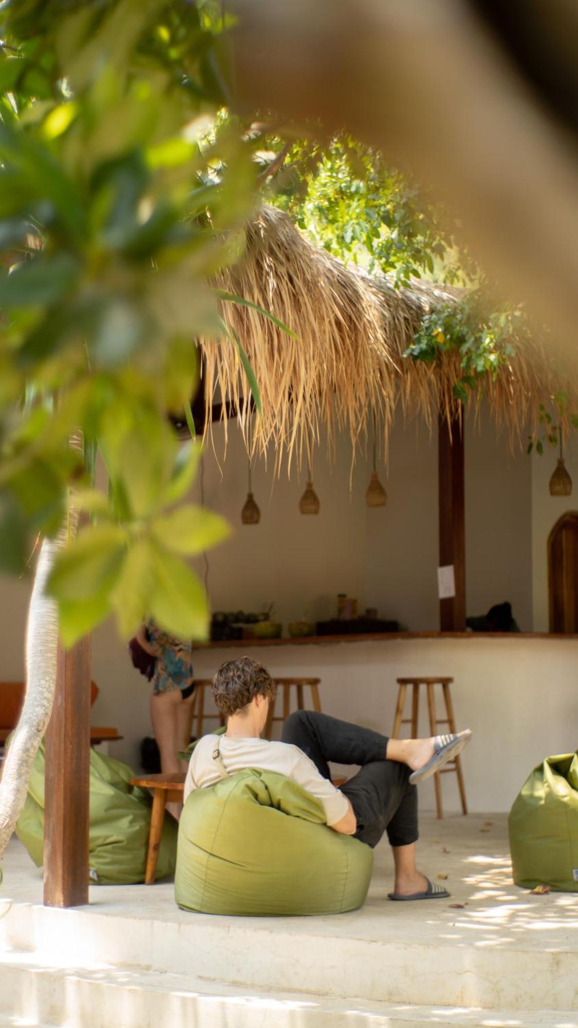 Lost Inn Kuta Capsule Hostel Екстер'єр фото