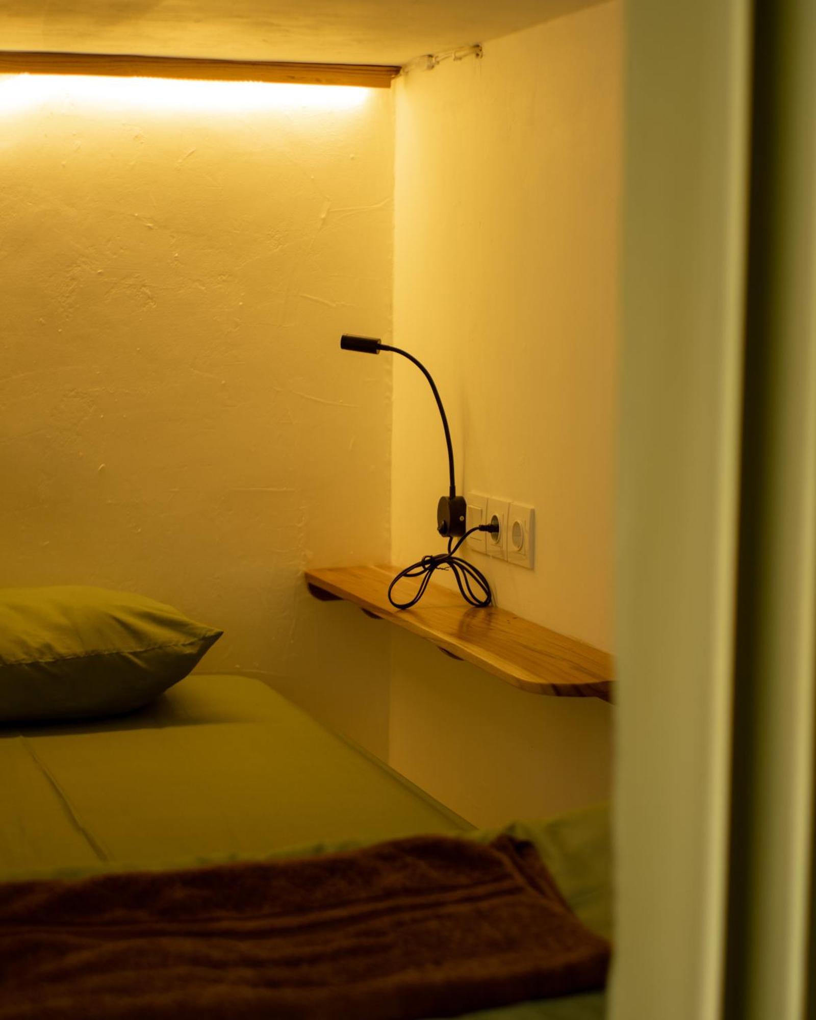 Lost Inn Kuta Capsule Hostel Екстер'єр фото