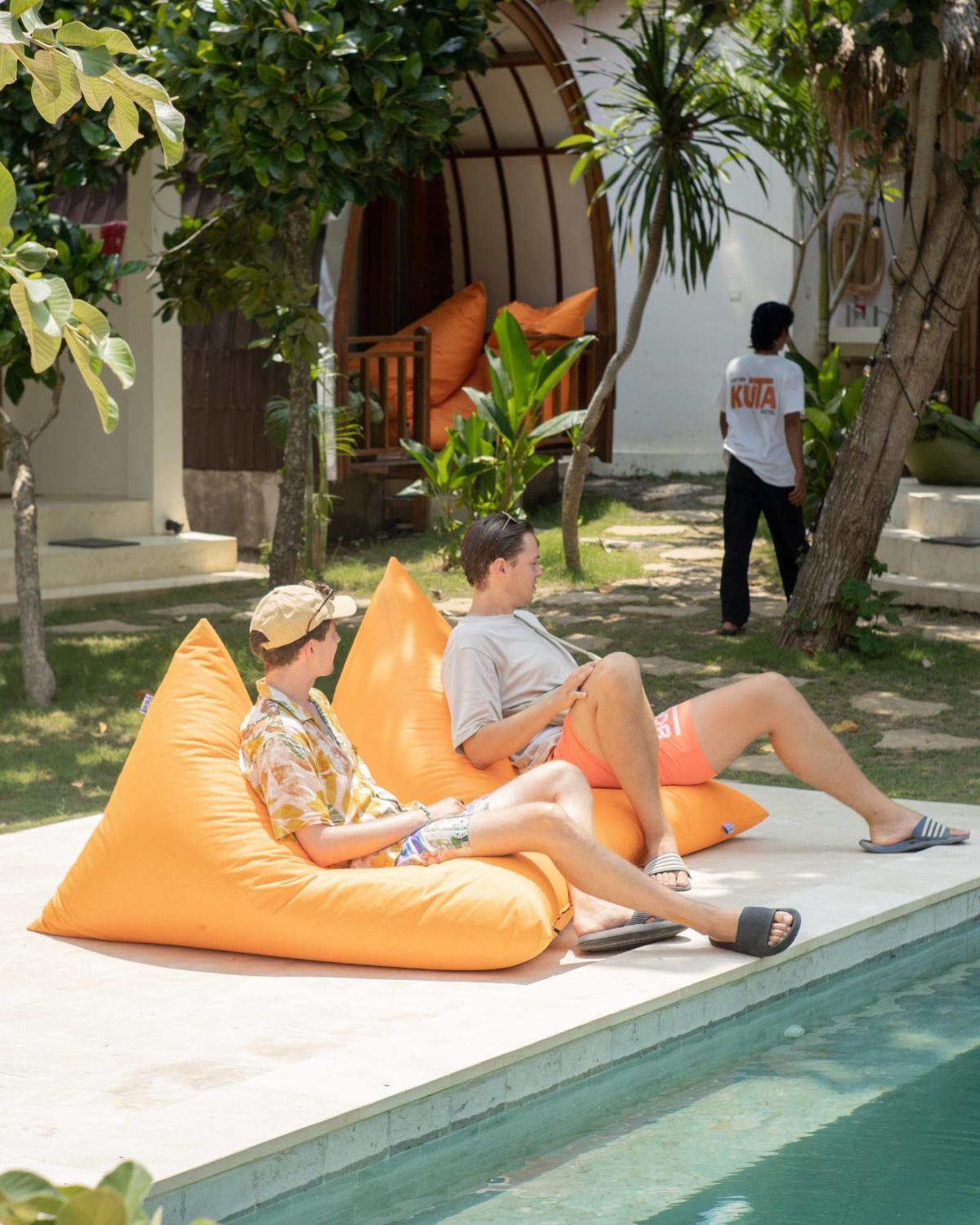 Lost Inn Kuta Capsule Hostel Екстер'єр фото