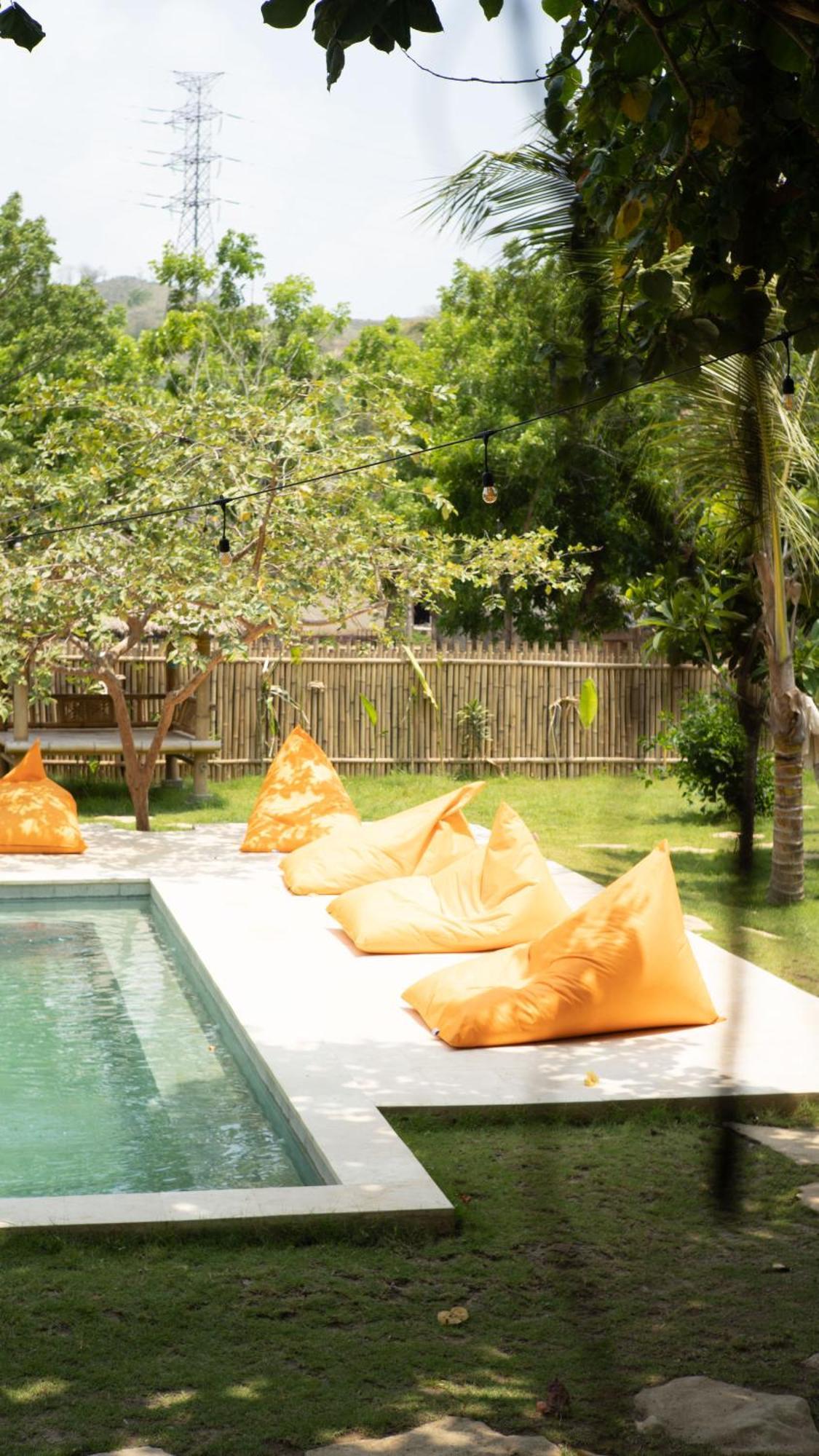Lost Inn Kuta Capsule Hostel Екстер'єр фото
