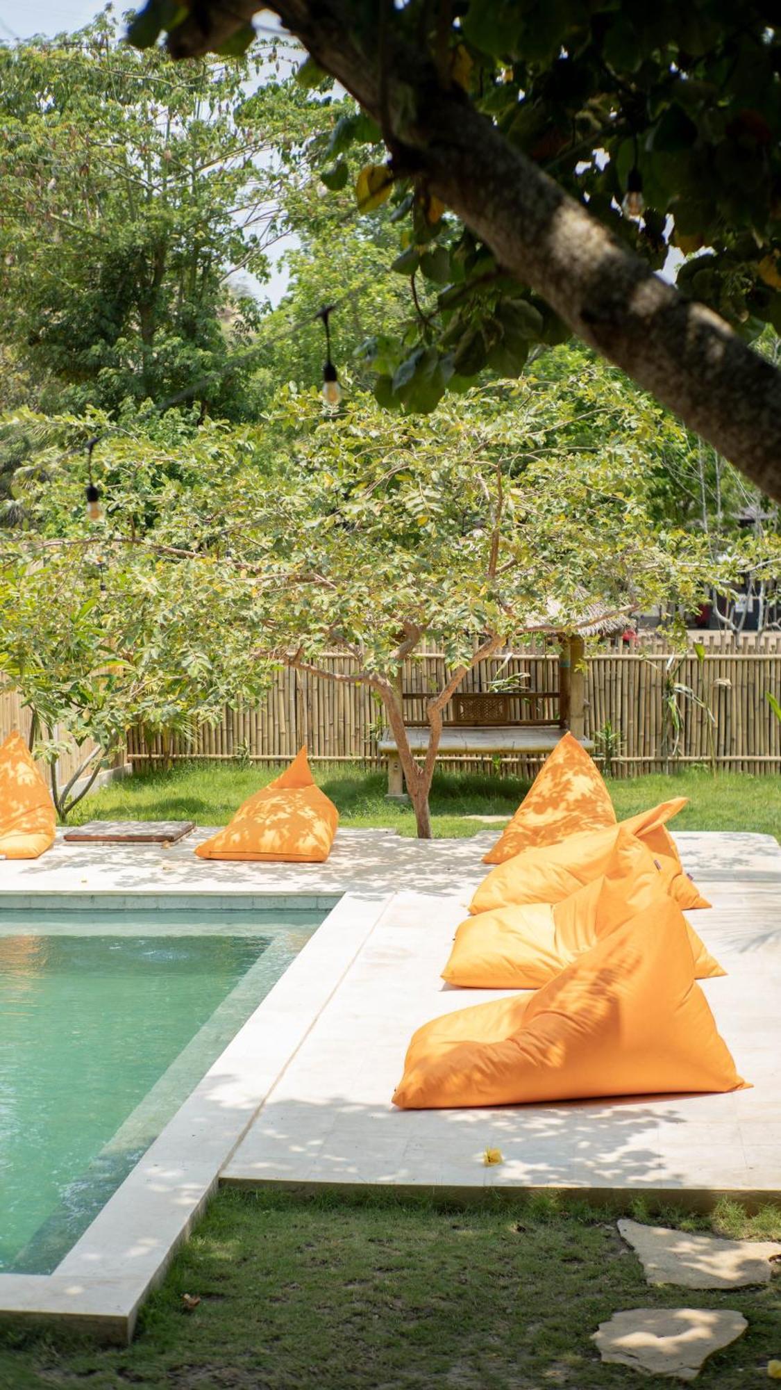 Lost Inn Kuta Capsule Hostel Екстер'єр фото